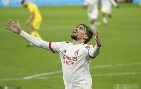 开云体育登入 - 窗口期里尔备战西甲，强势反弹细节曝光，气氛紧张，纪律约束更严格