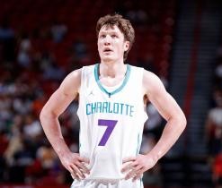 开云在线登入 -包含国际比赛日夏洛特黄蜂备战亚冠，队长鼓劲细节曝光，态度坚定，身体对抗强度拉满的词条