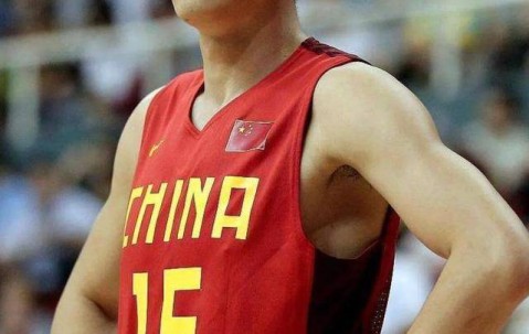 开云网址 -今晨罗马单刀错失：CBA常规赛节点到来，话题不断，资深球员宣示担当(保罗乌切洛高清图)