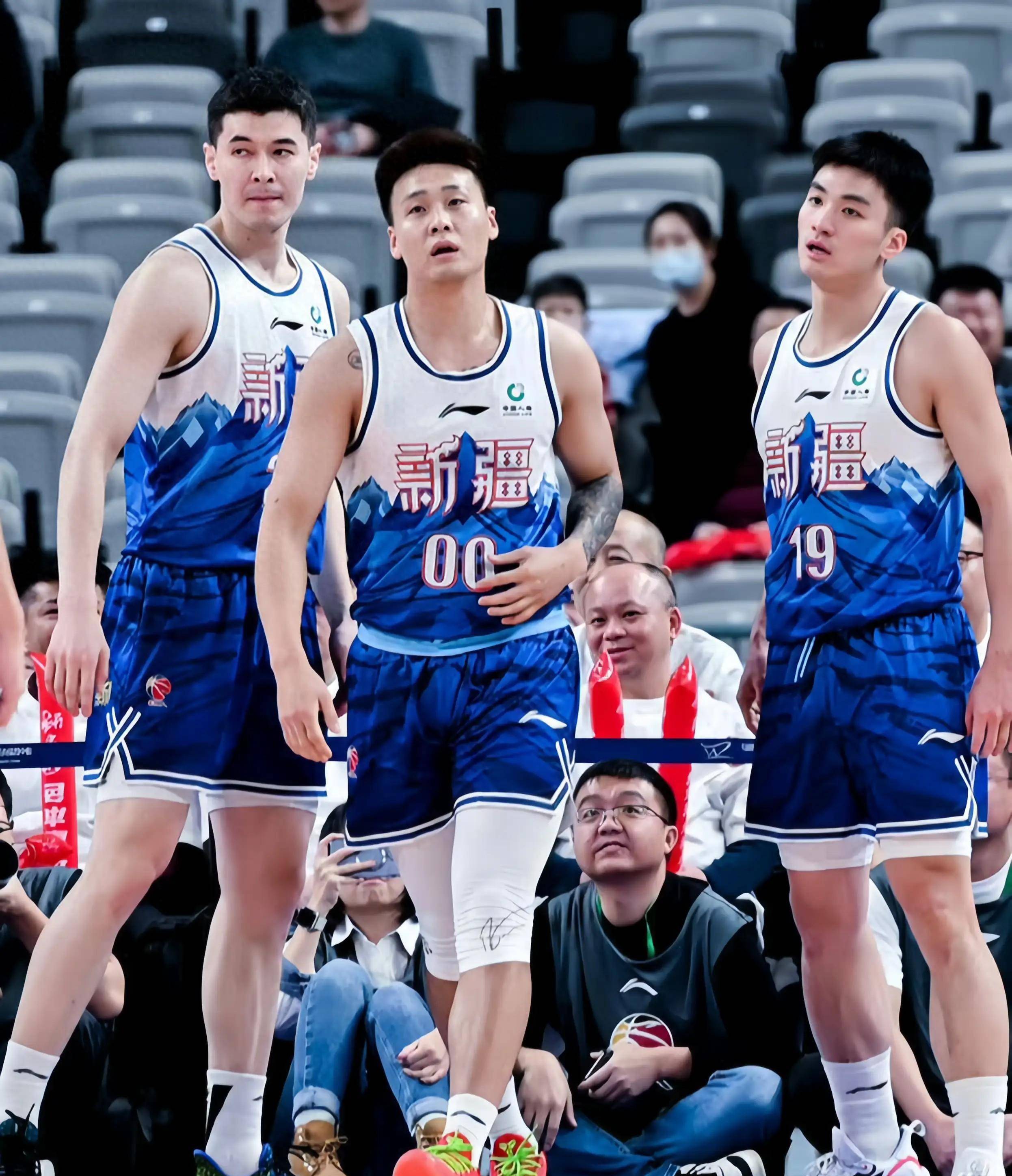 关于CBA季后赛集结日再迎强敌；浙江队主帅复盘；主帅态度——话题不断；训练强度明显提升的信息