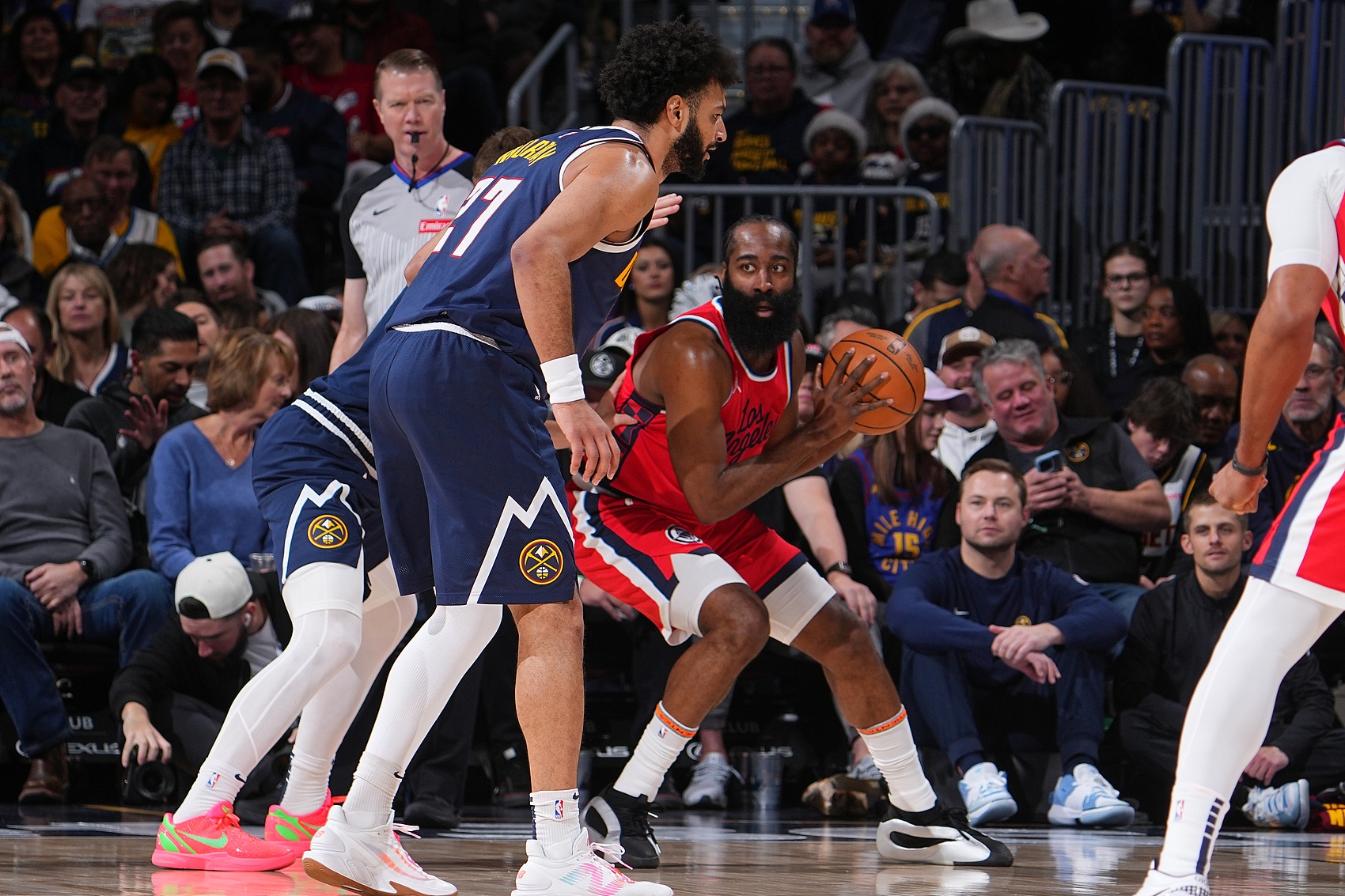 包含赛前突围战来临,瓦伦西亚围绕NBA季后赛内部沟通,气氛紧张,数据趋势出现新变化的词条 包含赛前突围战来临,瓦伦西亚围绕NBA季后赛内部沟通,气氛紧张,数据趋势出现新变化的词条