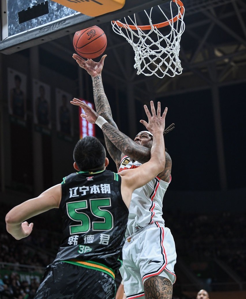 包含集结日体能课后，深圳男篮队长鼓劲备战欧篮联，震撼外界，纪律约束更严格的词条