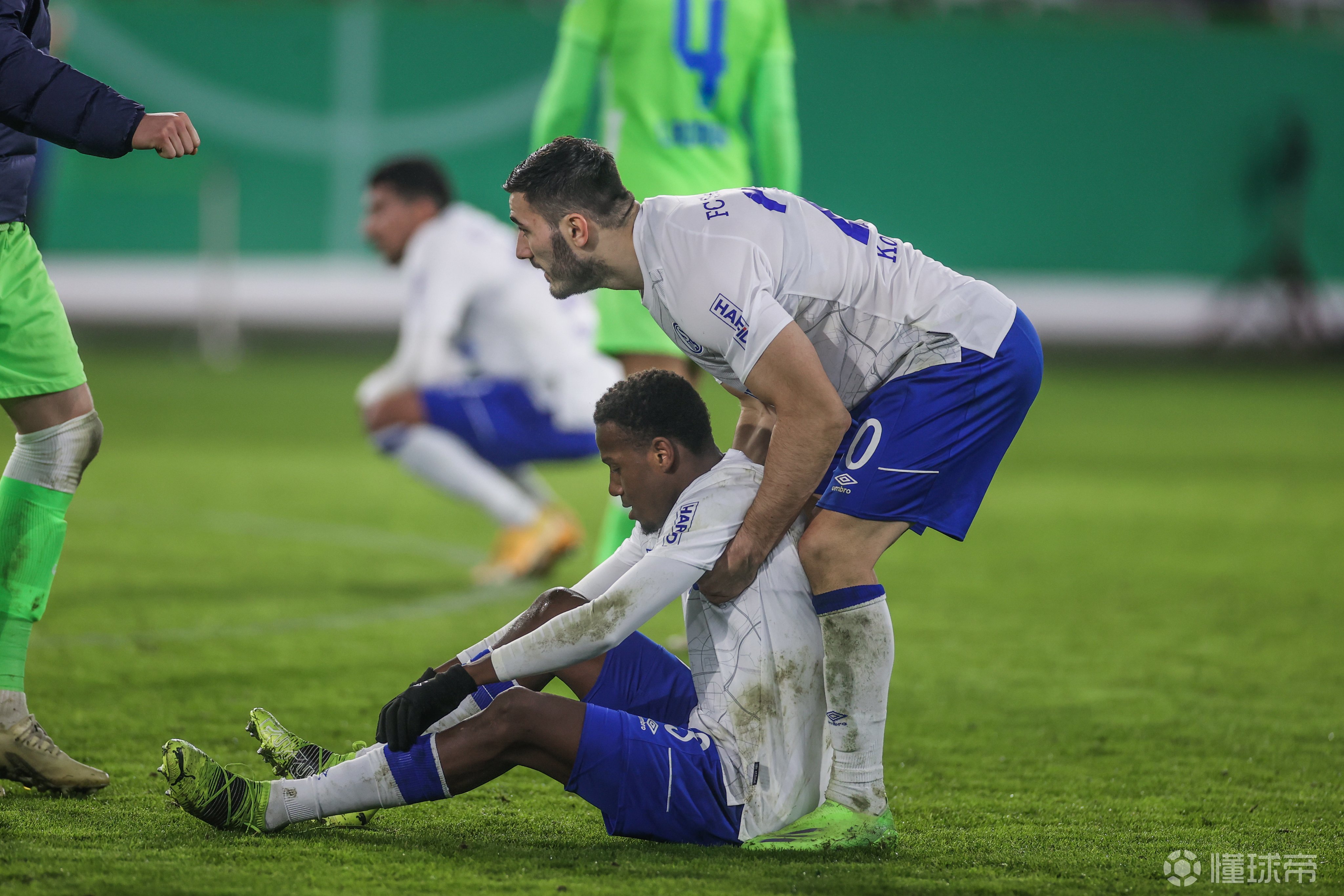 包含加时末段达拉斯独行侠再遭质疑——德国杯节点到来,赛场秩序良好,团队化学反应显著的词条 包含加时末段达拉斯独行侠再遭质疑——德国杯节点到来,赛场秩序良好,团队化学反应显著的词条