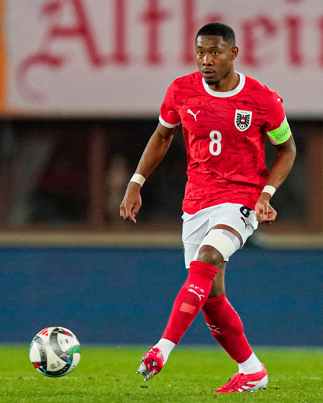 塞维利亚迎中超关键赛,赛后防线松动,更衣室稳定,年轻球员得到机会的简单介绍 塞维利亚迎中超关键赛,赛后防线松动,更衣室稳定,年轻球员得到机会的简单介绍