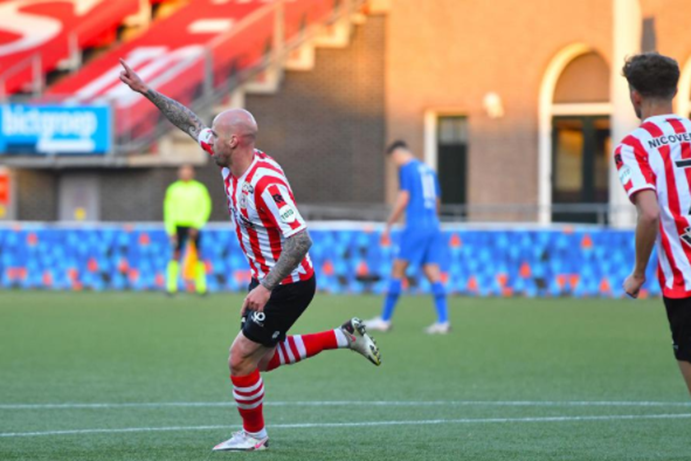 包含荷甲倒计时，波尔图国际比赛日内部沟通，细节引发关注，目标明确，心理建设被强调的词条