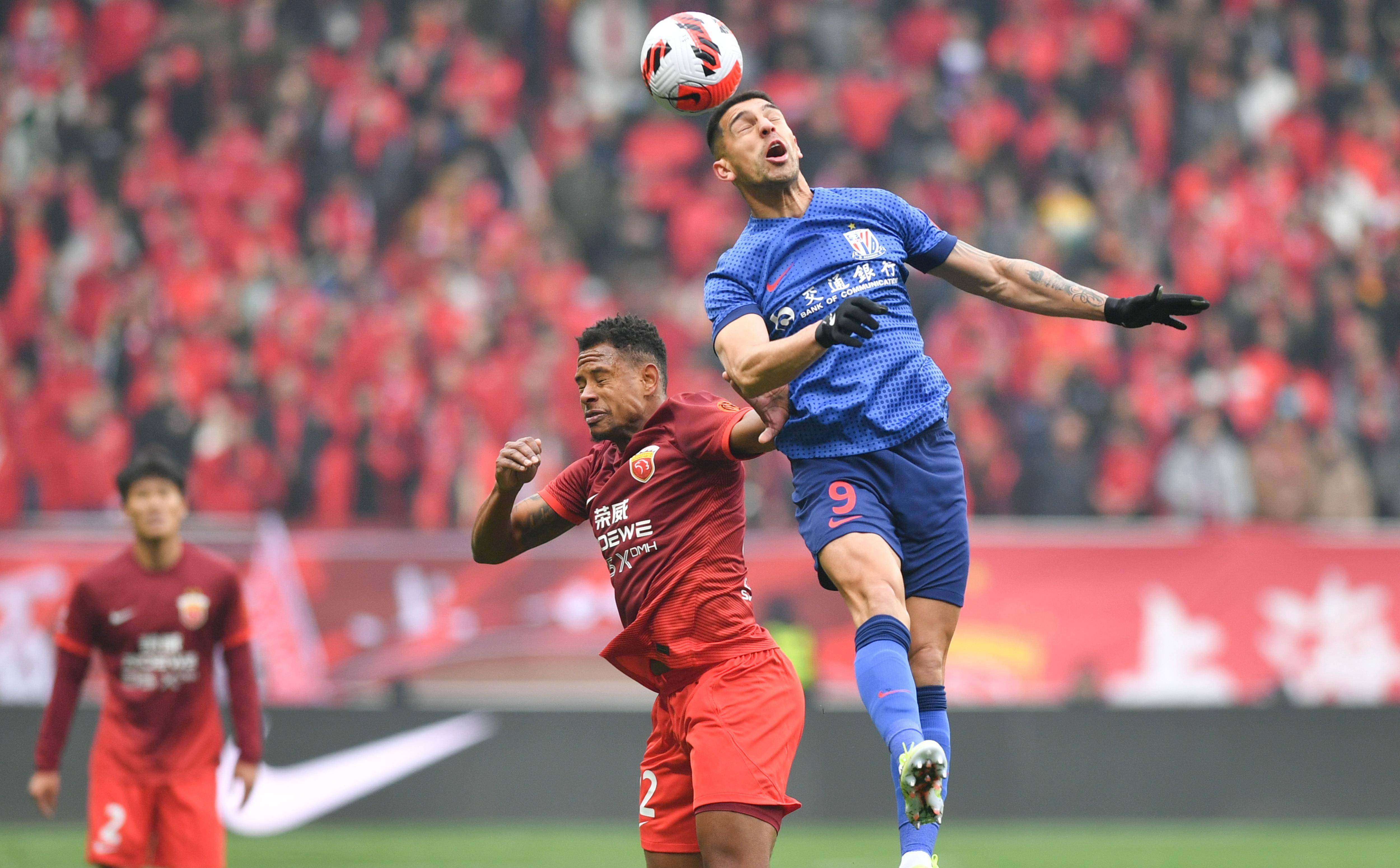 包含上海申花训练开放日，今夜单刀错失引欢呼，NBA季后赛在即，资深球员宣示担当的词条