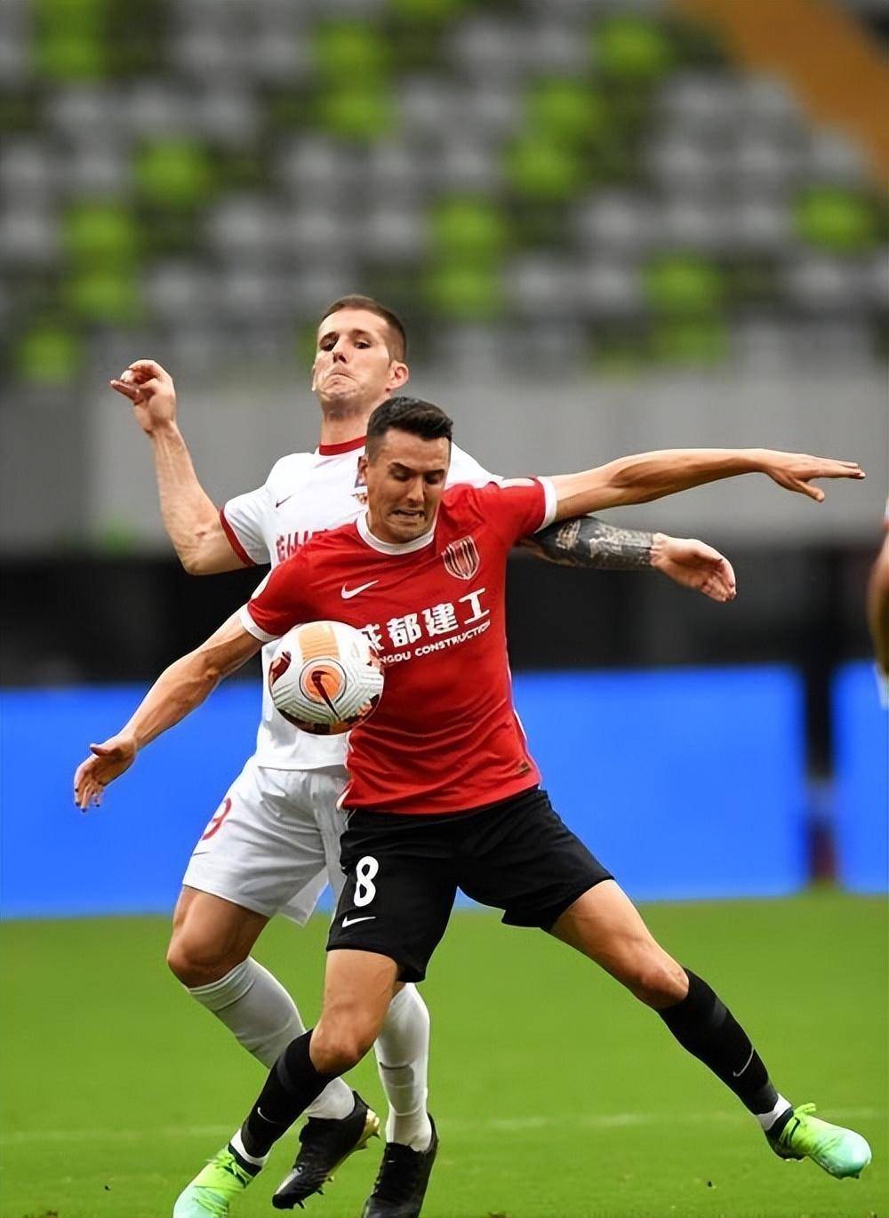 包含上海申花训练开放日，今夜单刀错失引欢呼，NBA季后赛在即，资深球员宣示担当的词条