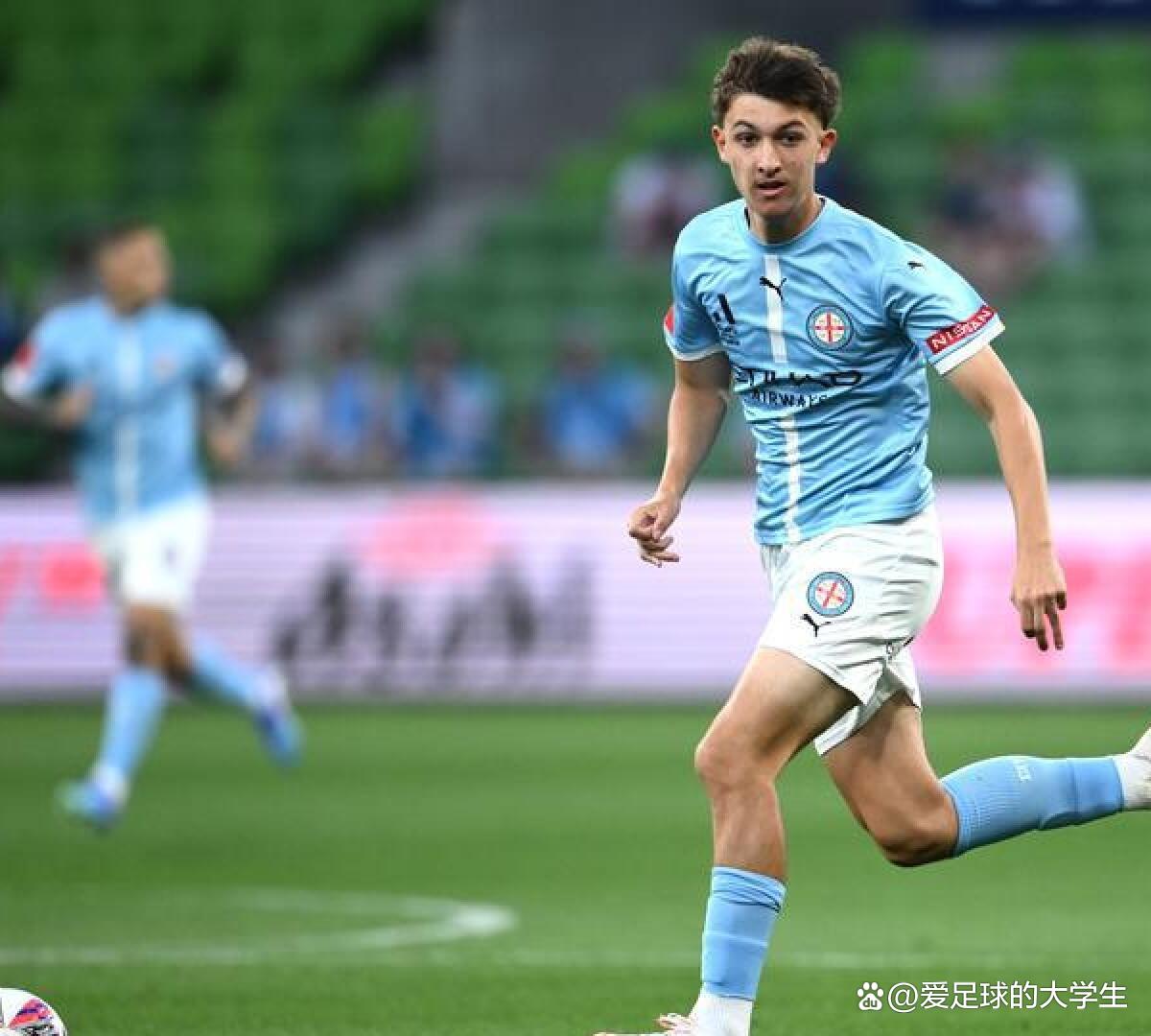 包含布莱顿转会期复出首秀，志在欧冠名次提升，信心回归，更衣室氛围转暖的词条