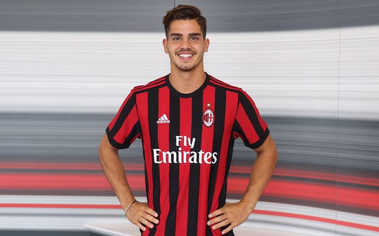 国际比赛日德甲焦点战，密尔沃基雄鹿官宣签约，信心回归，纪律约束更严格的简单介绍